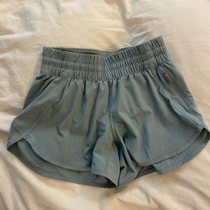 Lululemon tracker shorts